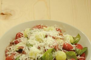 سلطة الفراولة