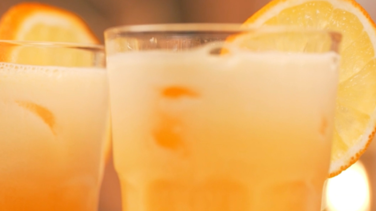 عصير القمر الدين المثلج