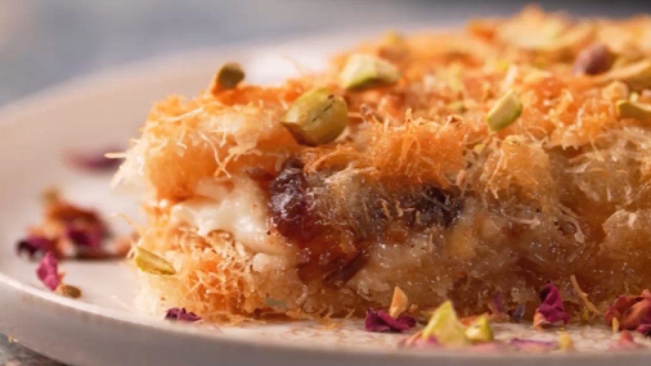 كنافة بالكريمة والتمر